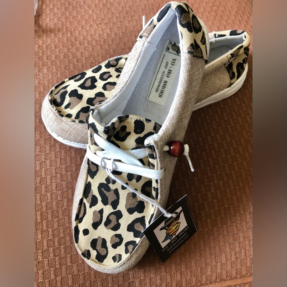 Brand New Shoes US Size 8 Tan/Animal Print